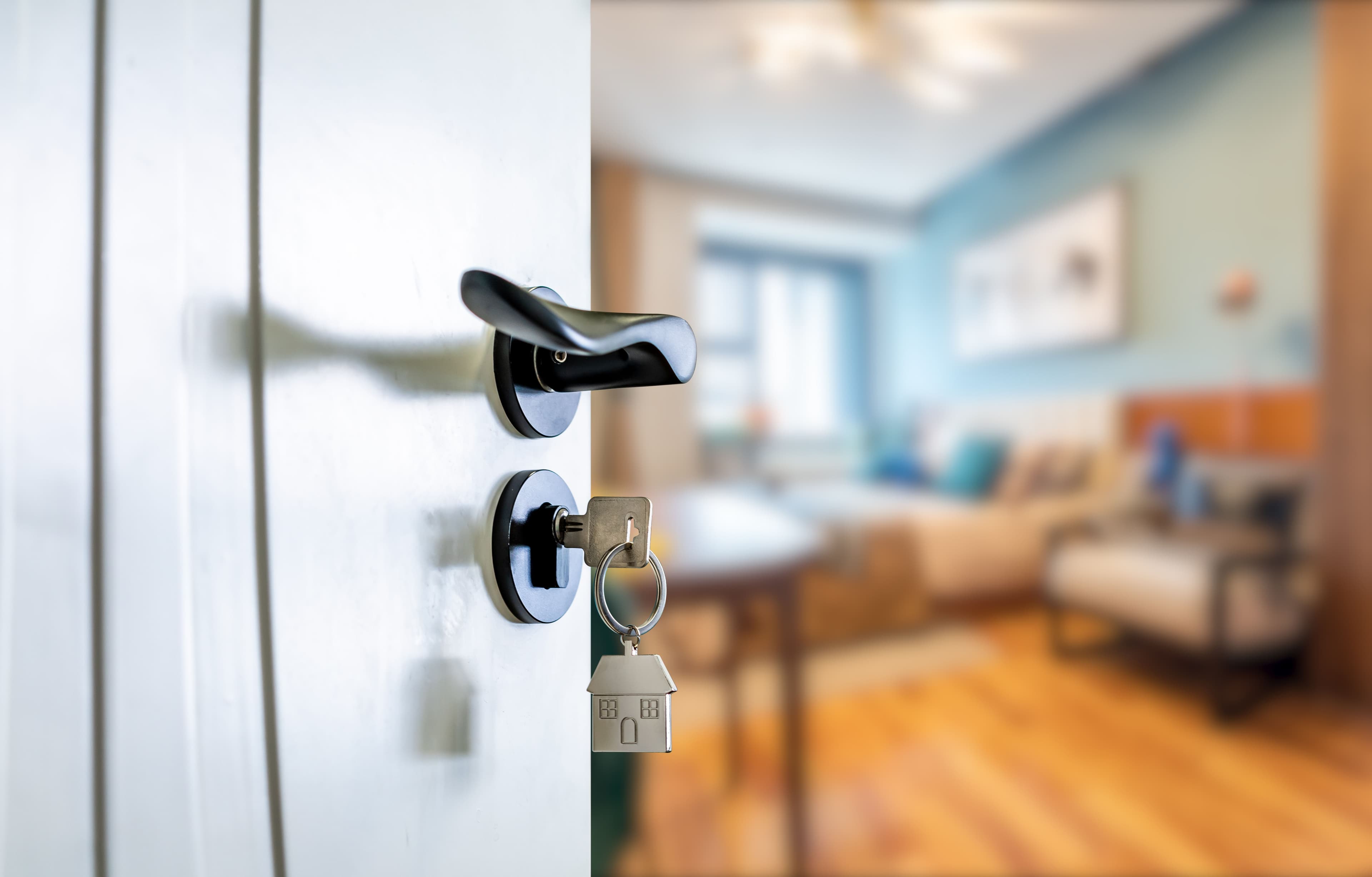How Real Estate Agents Can Use Scented Candles for Home Staging Success