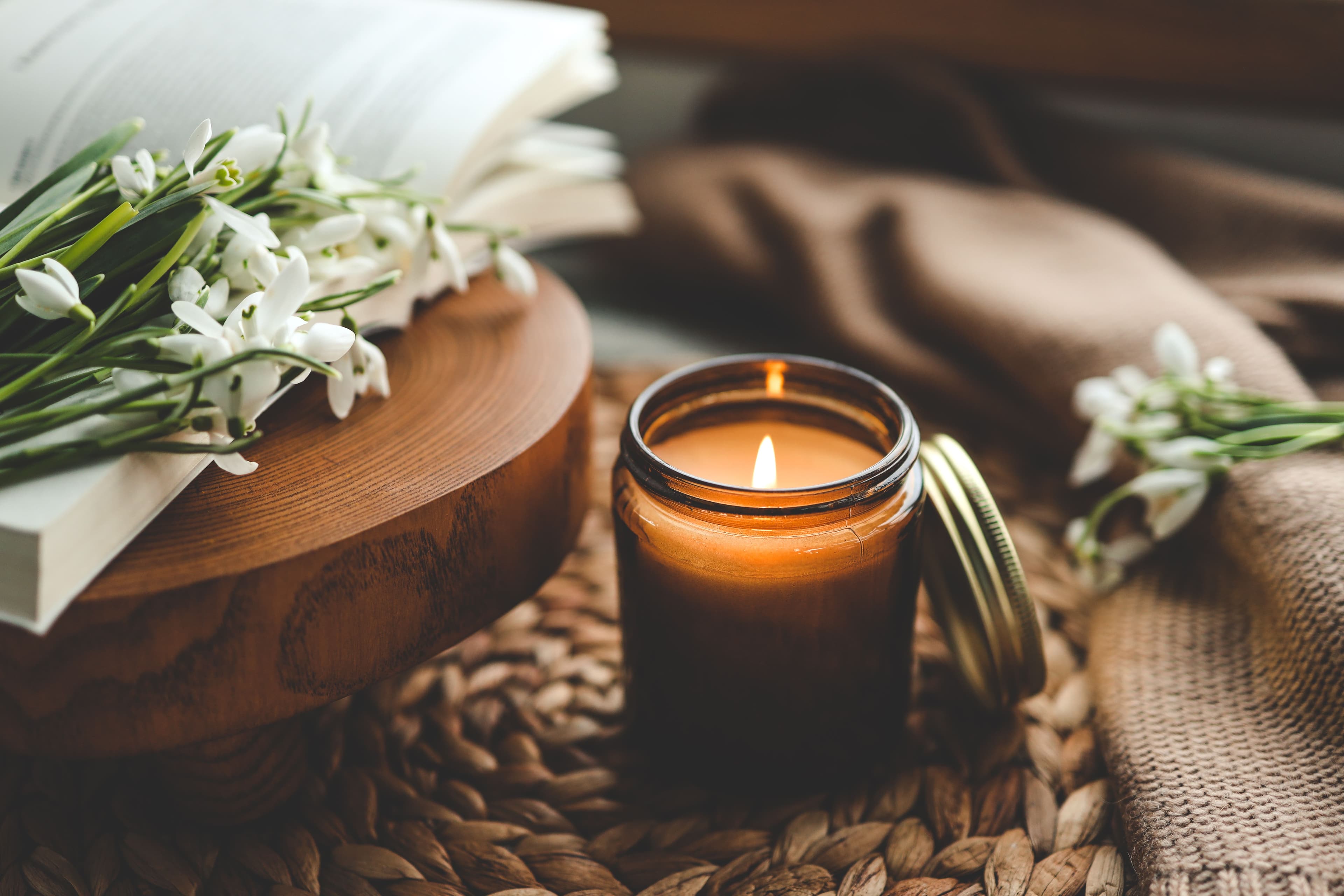 Choosing the Right Fragrance for Your Candles: A Comprehensive Guide